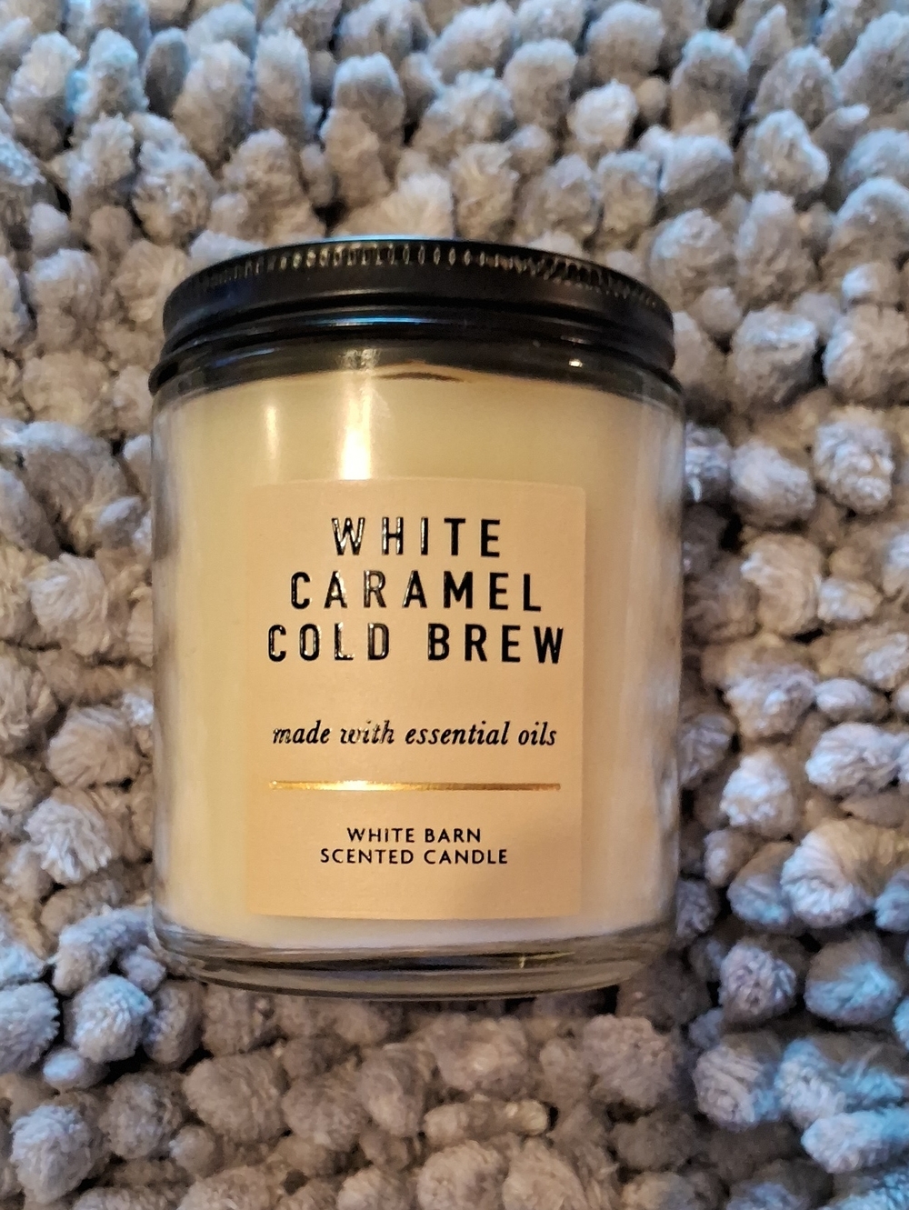 White Barn Cream and Black White Caramel Cold Brew Scented Candle